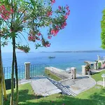 33 Rose * Gardone Riviera