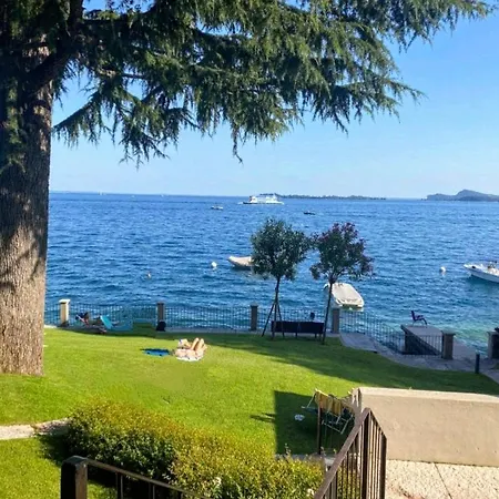 33 Rose * Gardone Riviera