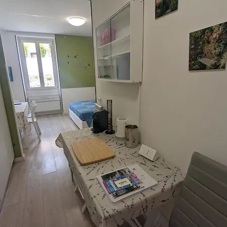 33 Rose Apartment *